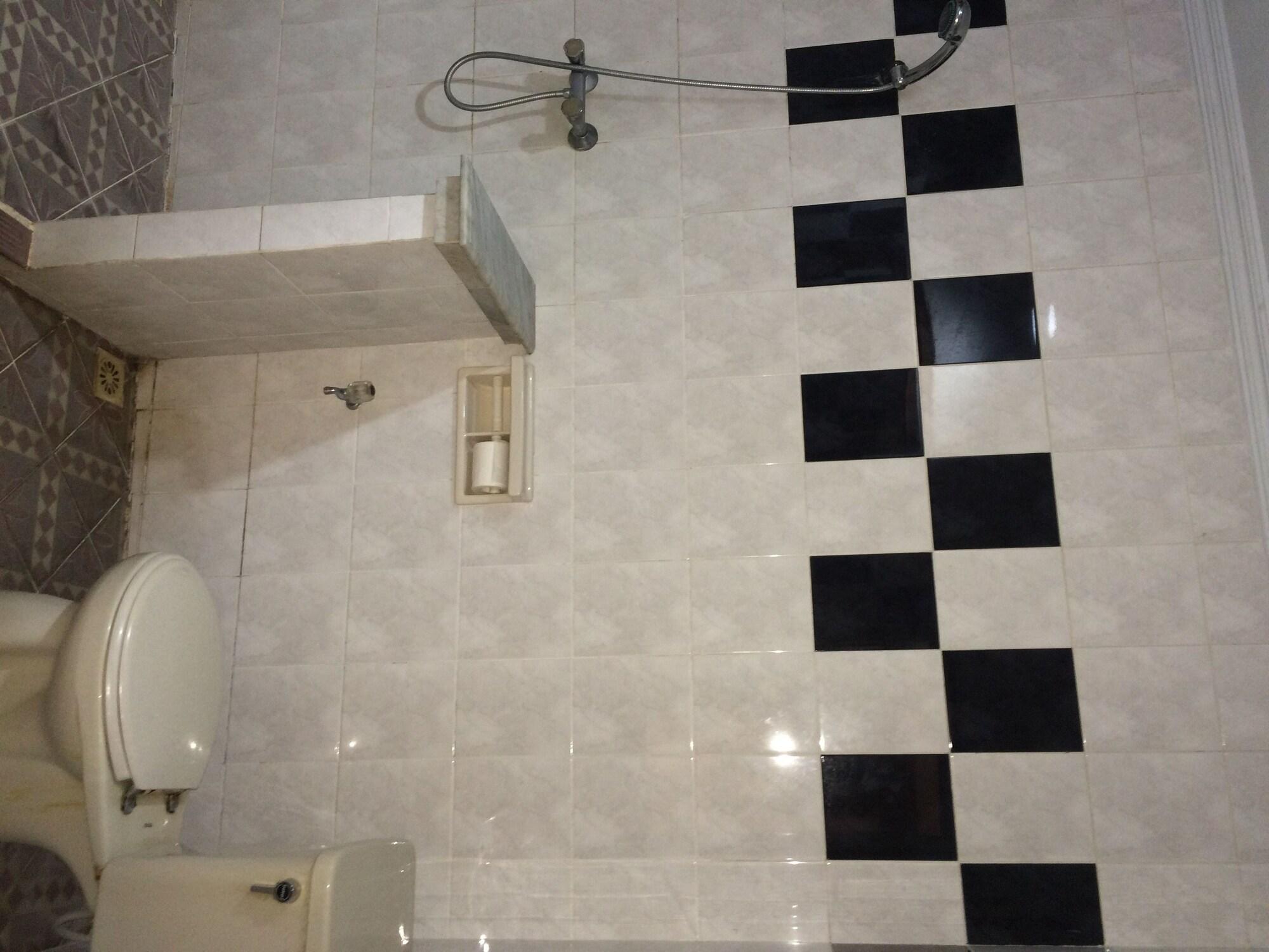 Sri Ratu Hotel Легиан Екстериор снимка