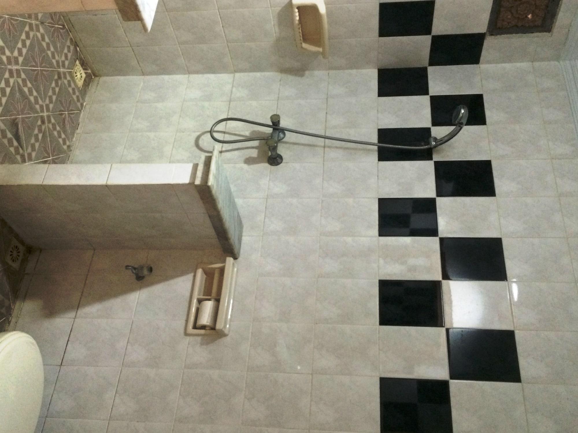 Sri Ratu Hotel Легиан Екстериор снимка