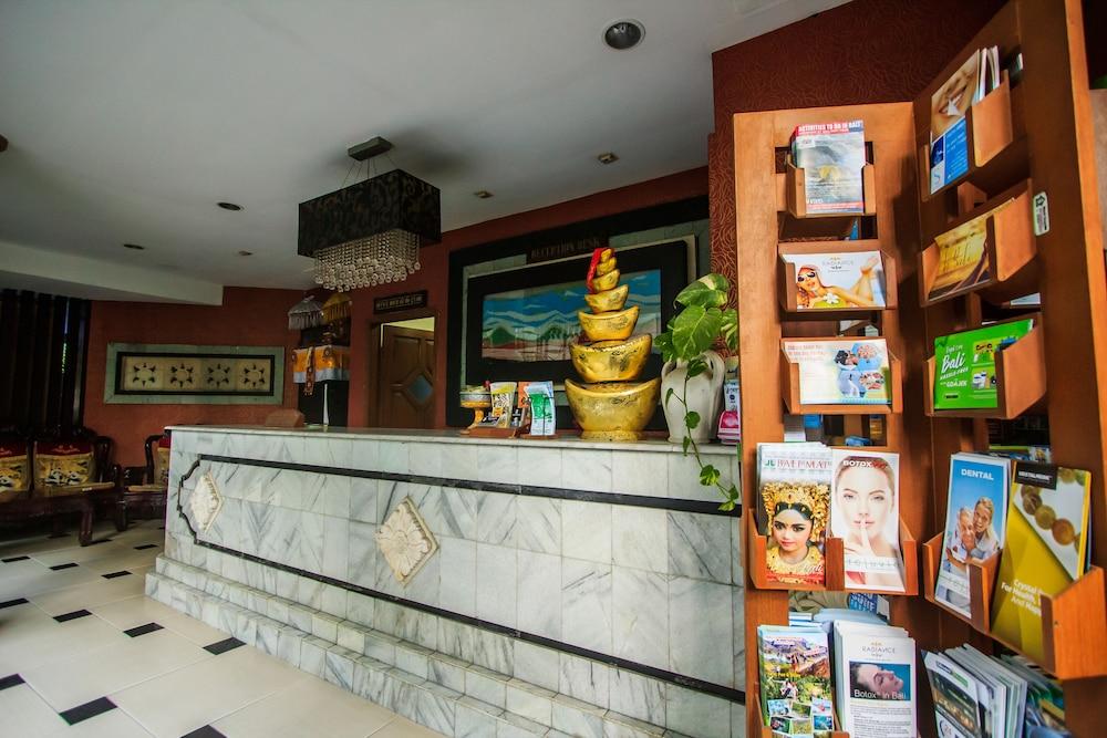 Sri Ratu Hotel Легиан Екстериор снимка