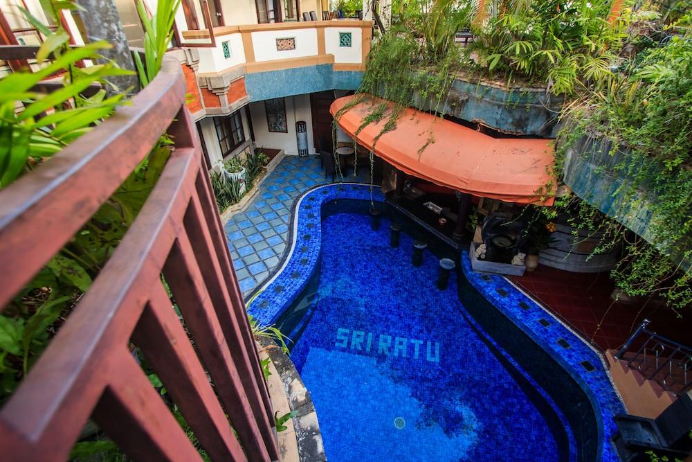 Sri Ratu Hotel Легиан Екстериор снимка