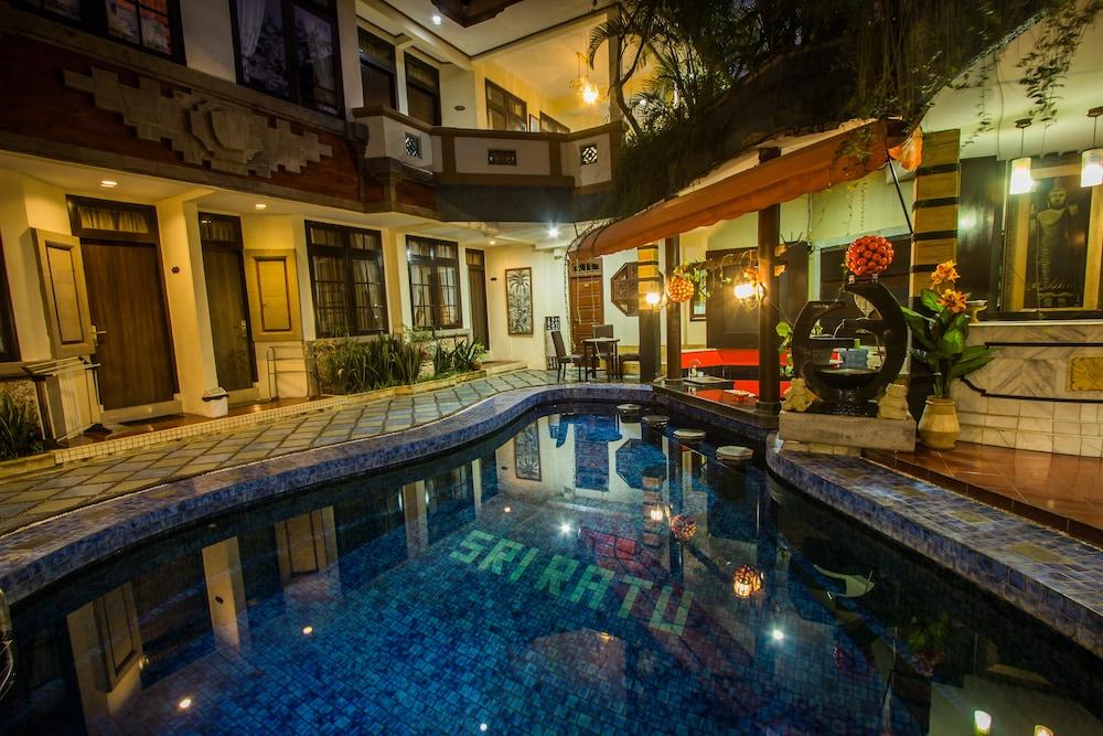 Sri Ratu Hotel Легиан Екстериор снимка