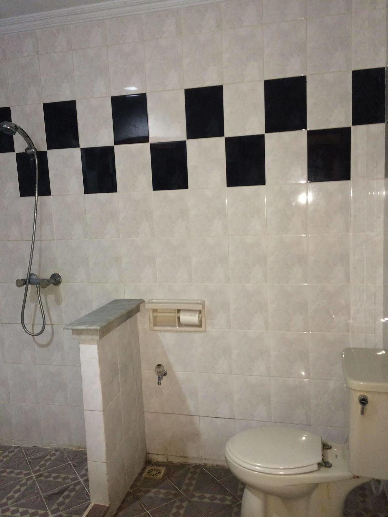Sri Ratu Hotel Легиан Екстериор снимка