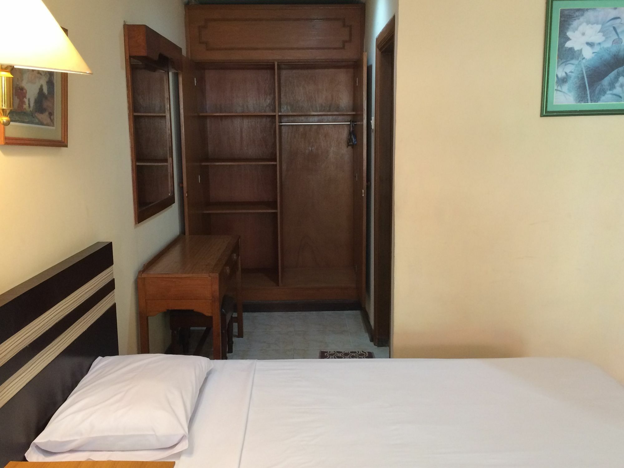 Sri Ratu Hotel Легиан Екстериор снимка