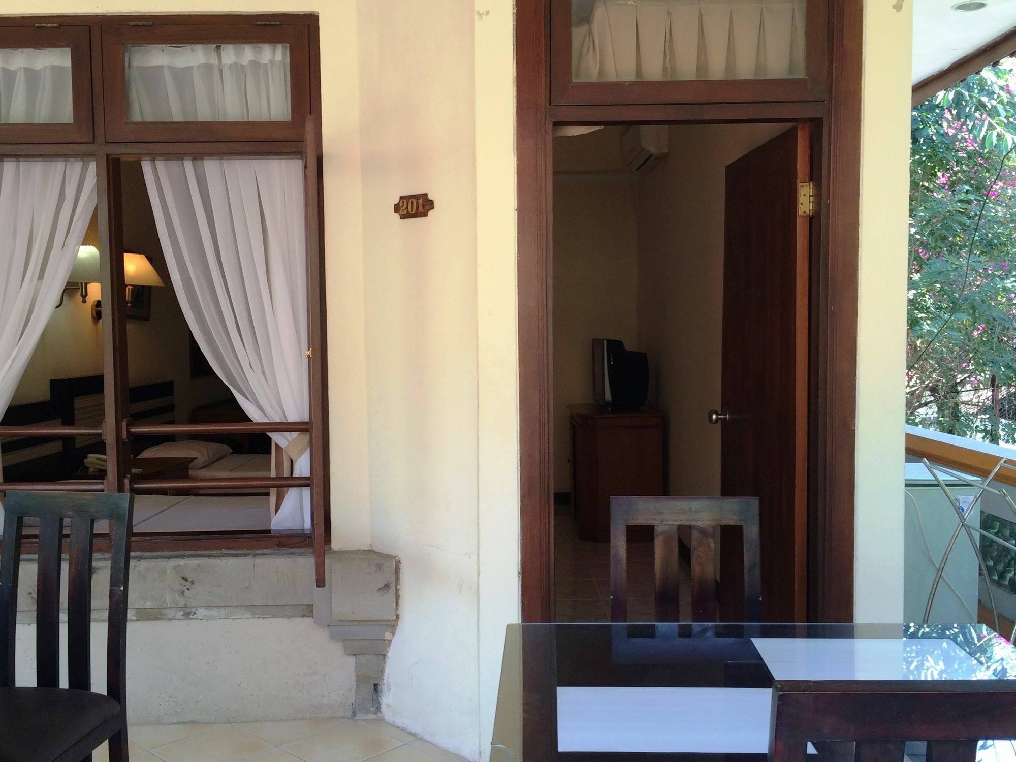 Sri Ratu Hotel Легиан Екстериор снимка