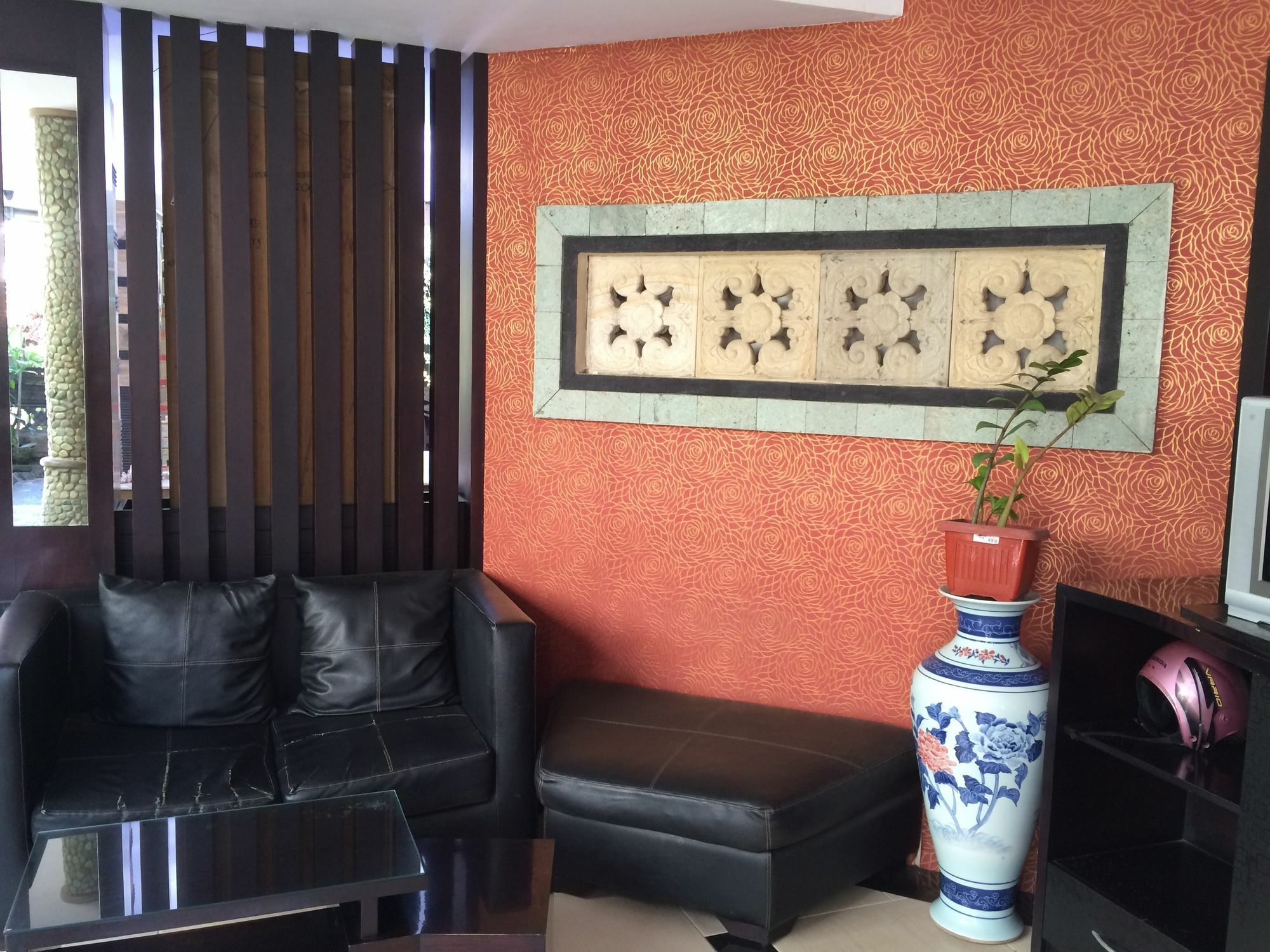 Sri Ratu Hotel Легиан Екстериор снимка