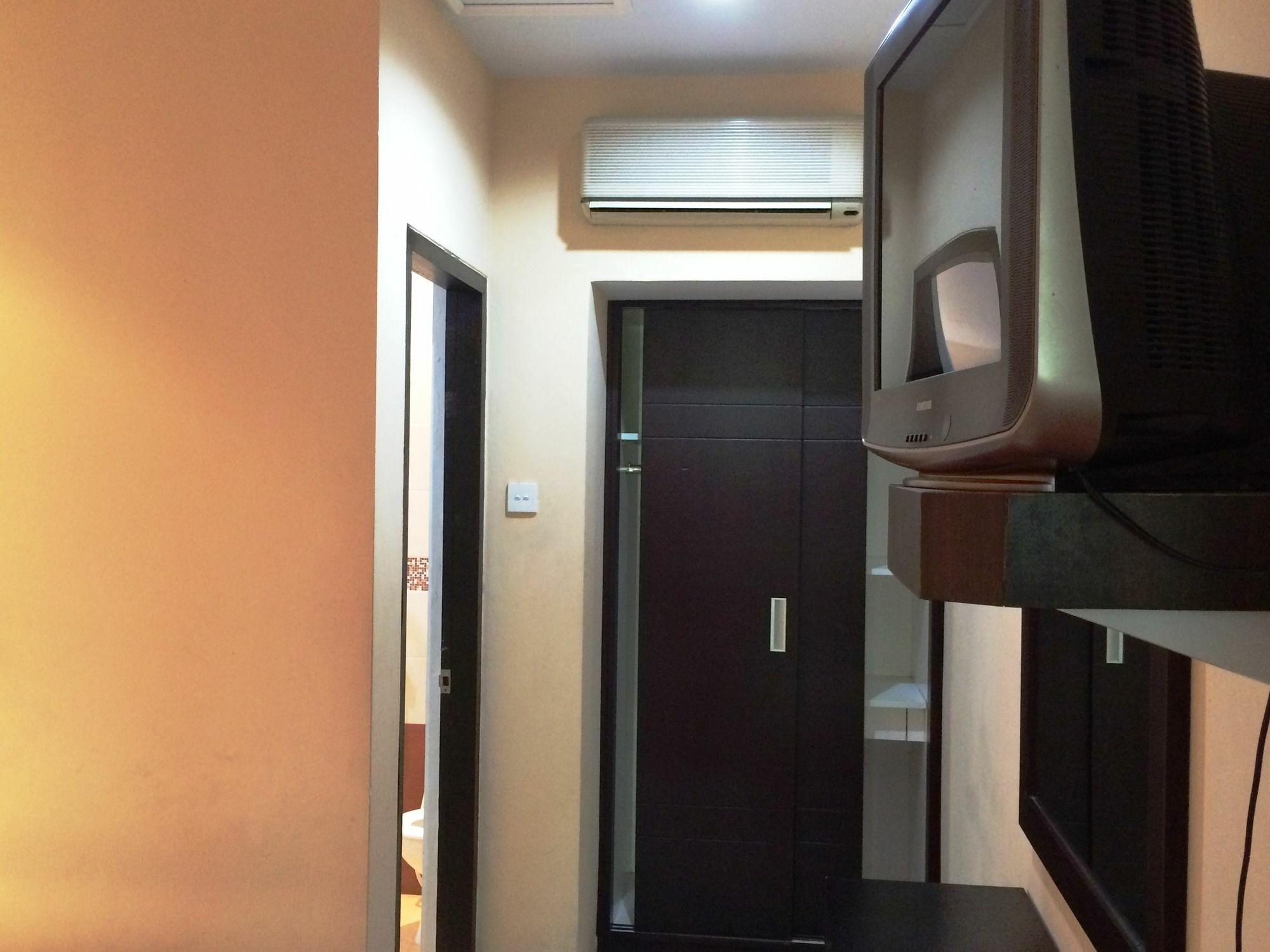 Sri Ratu Hotel Легиан Екстериор снимка