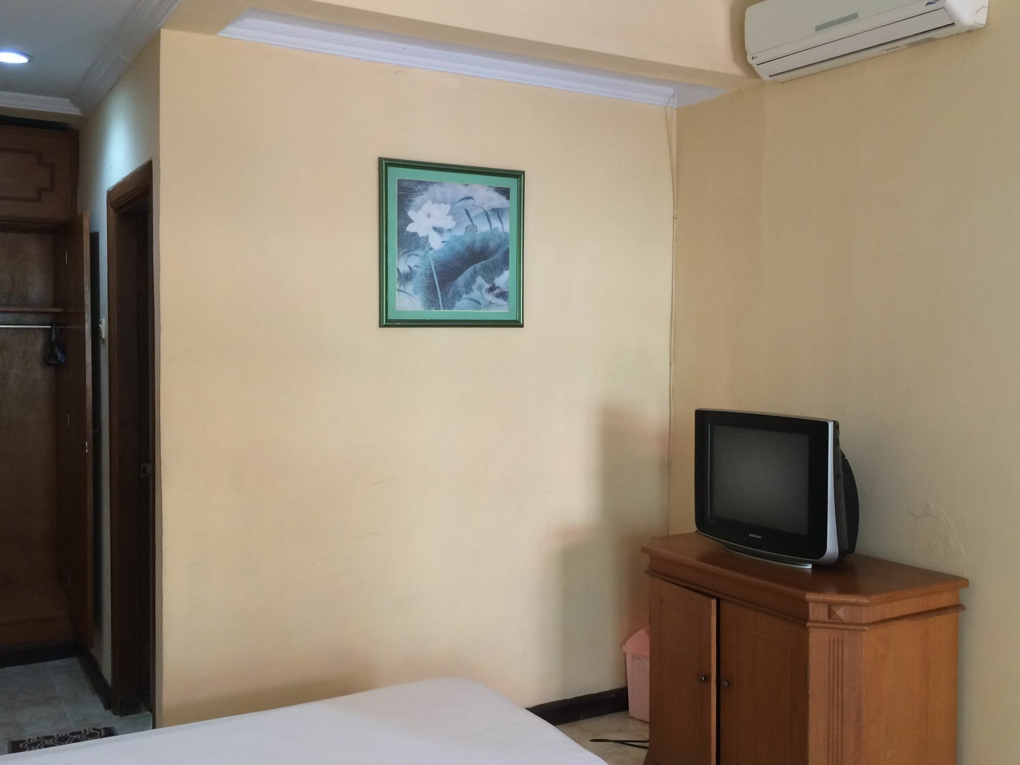 Sri Ratu Hotel Легиан Екстериор снимка