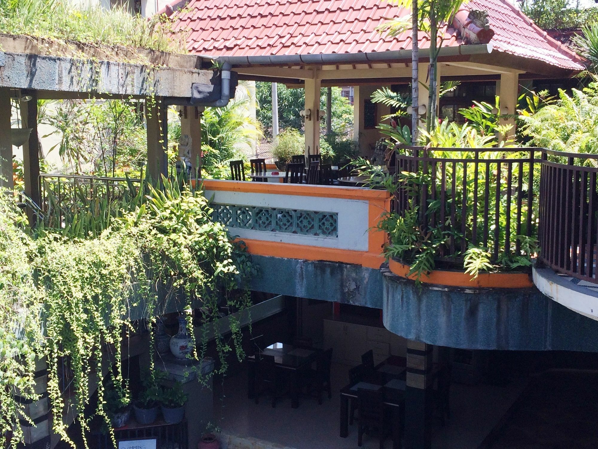 Sri Ratu Hotel Легиан Екстериор снимка